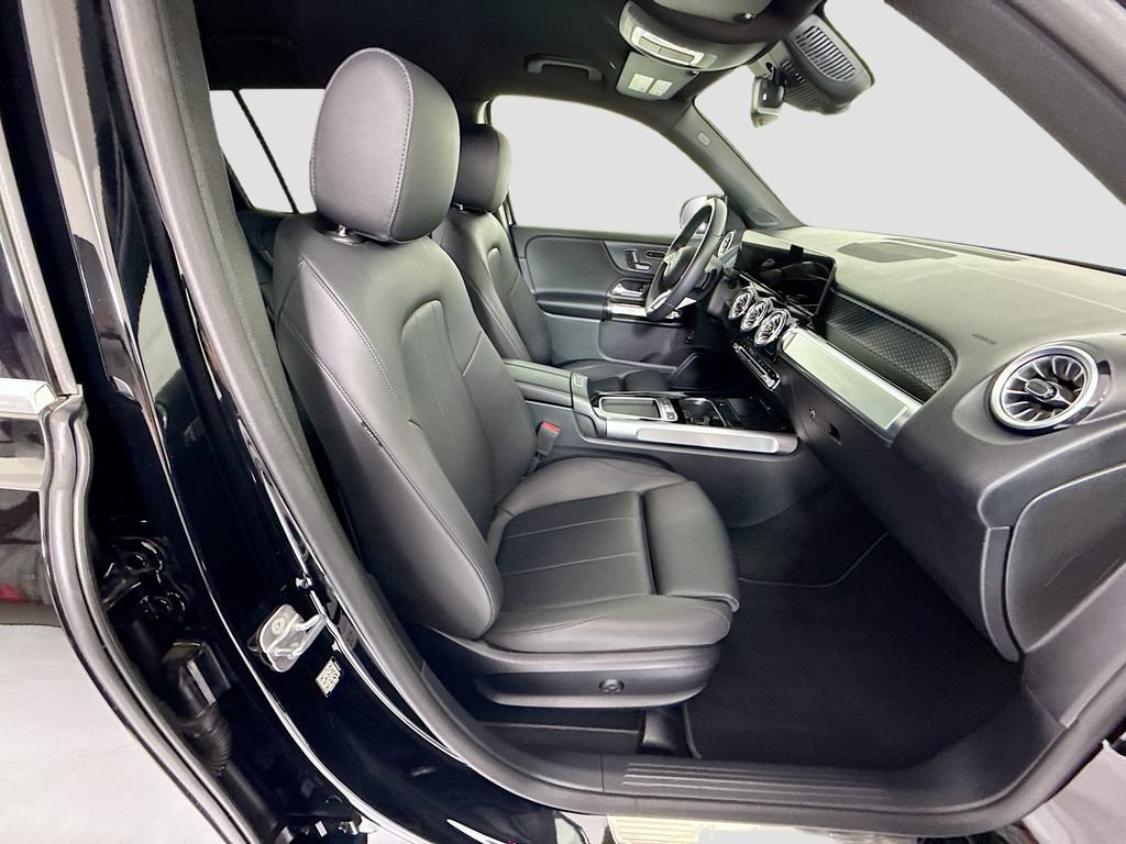 Certified 2025 Mercedes-Benz GLB 250 image 20