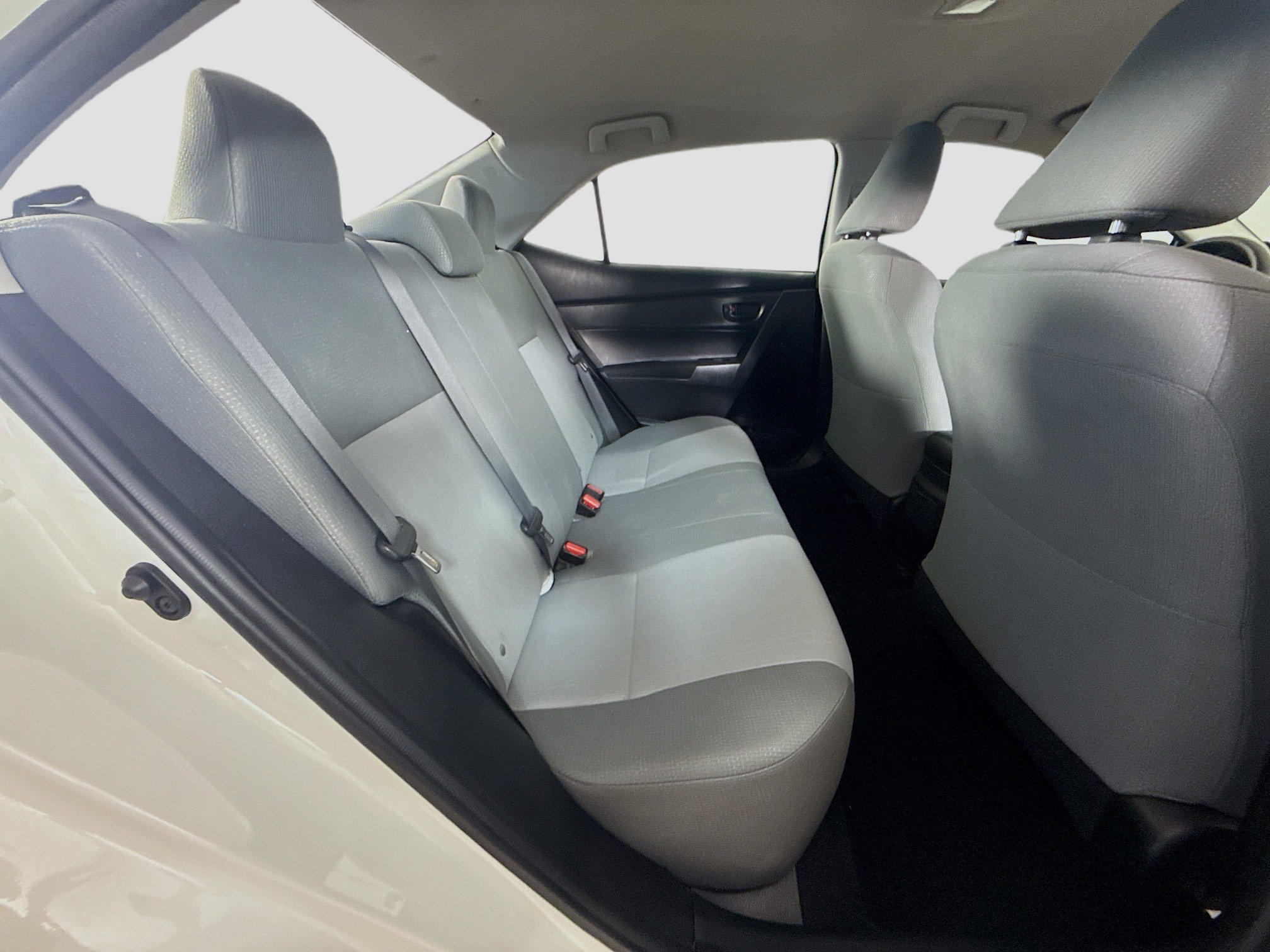 Used 2017 Toyota Corolla L w/ Carpet Mat Package (TMS) FWD image 26