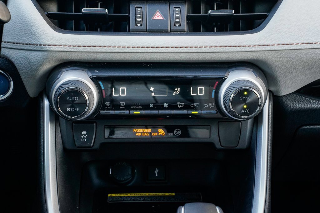 Used 2021 Toyota RAV4 XLE Premium image 13