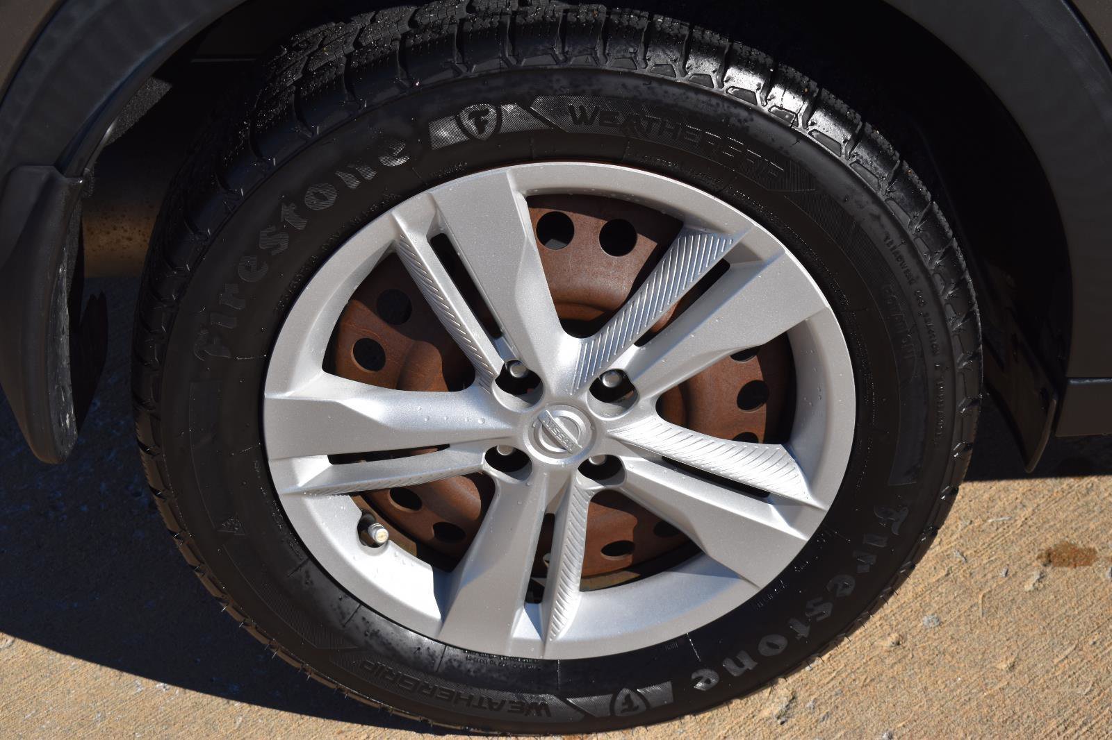 Used 2018 Nissan Kicks S image 12