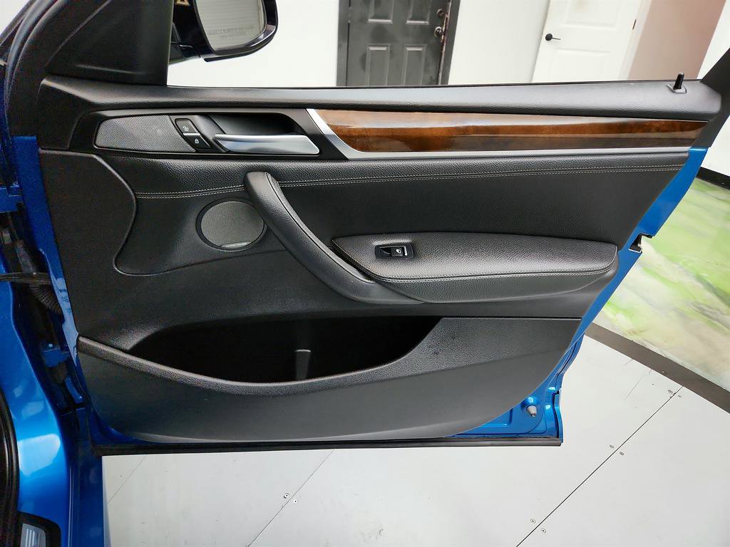 Used 2018 BMW X4 M40i image 30