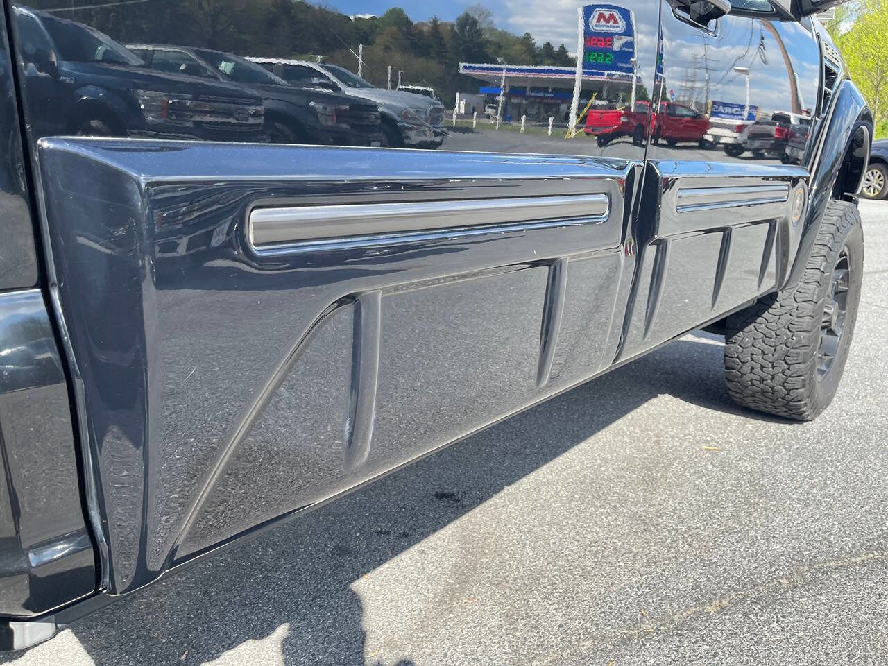 Used 2016 Ford F150 Lariat w/ Equipment Group 502A Luxury AWD/4WD image 15