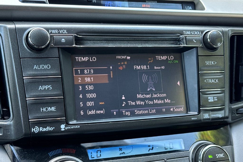 Used 2014 Toyota RAV4 Limited w/ Technology Package FWD image 17