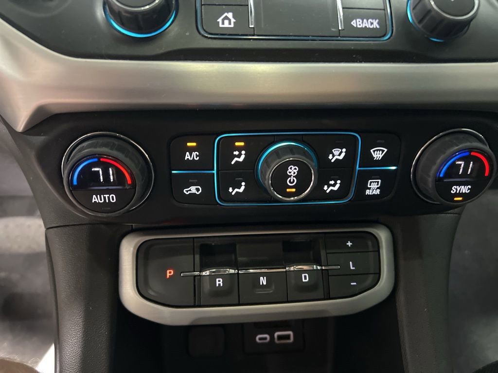 Used 2023 GMC Acadia SLT image 30