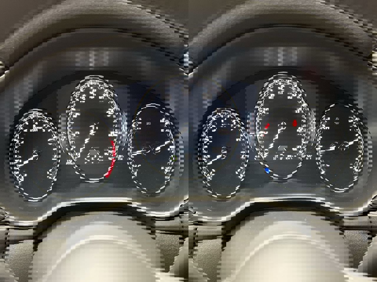 New 2025 MAZDA MAZDA3 Hatchback w/Premium Plus Pkg image 16