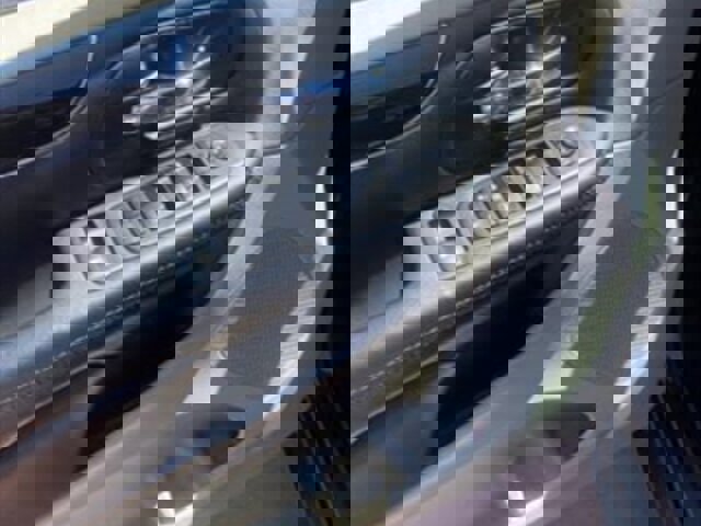 Used 2018 Dodge Grand Caravan SXT image 10