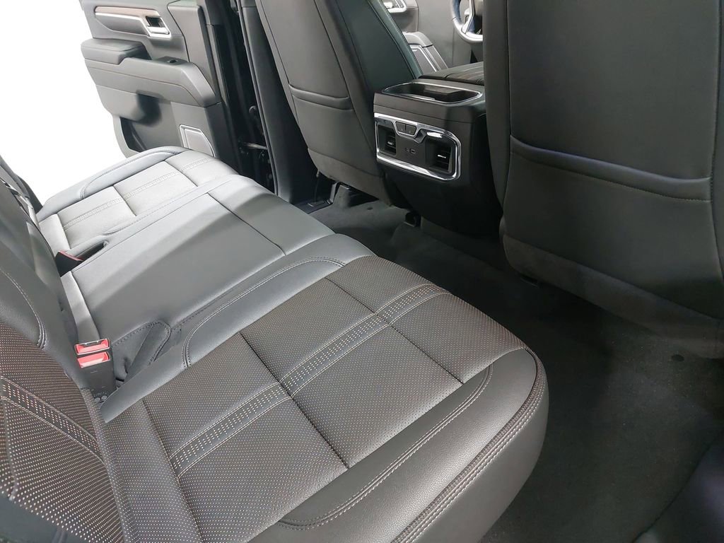 Used 2024 Chevrolet Silverado 3500 High Country w/ High Country Premium Package image 11