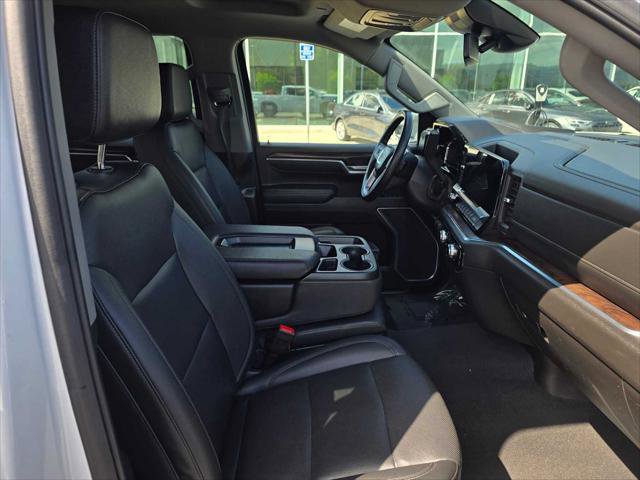 Used 2025 GMC Sierra 1500 SLT RWD image 10
