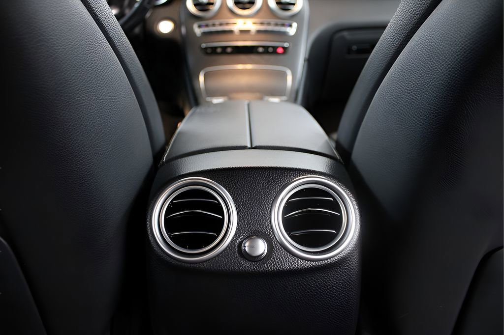 Used 2022 Mercedes-Benz GLC 300 image 29