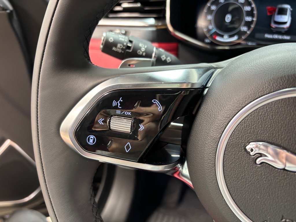 New 2026 Jaguar F-PACE R-Dynamic S image 20