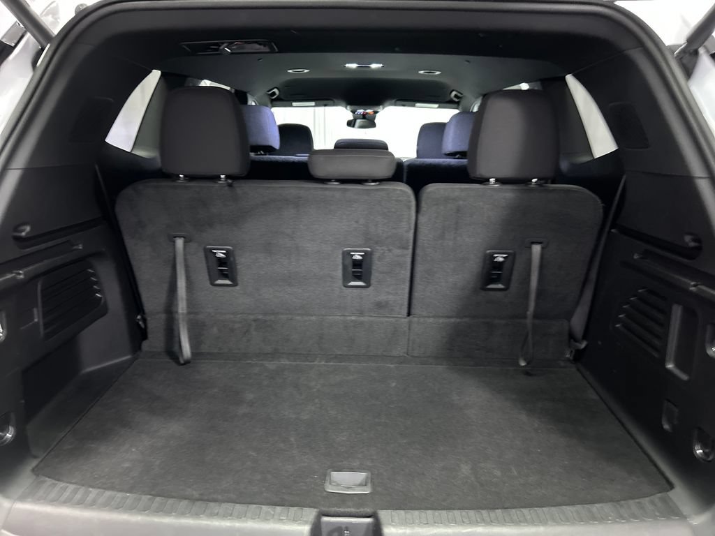 Used 2025 GMC Acadia Elevation FWD image 24