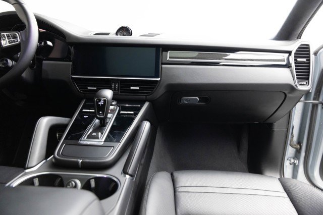 Used 2020 Porsche Cayenne Turbo image 22