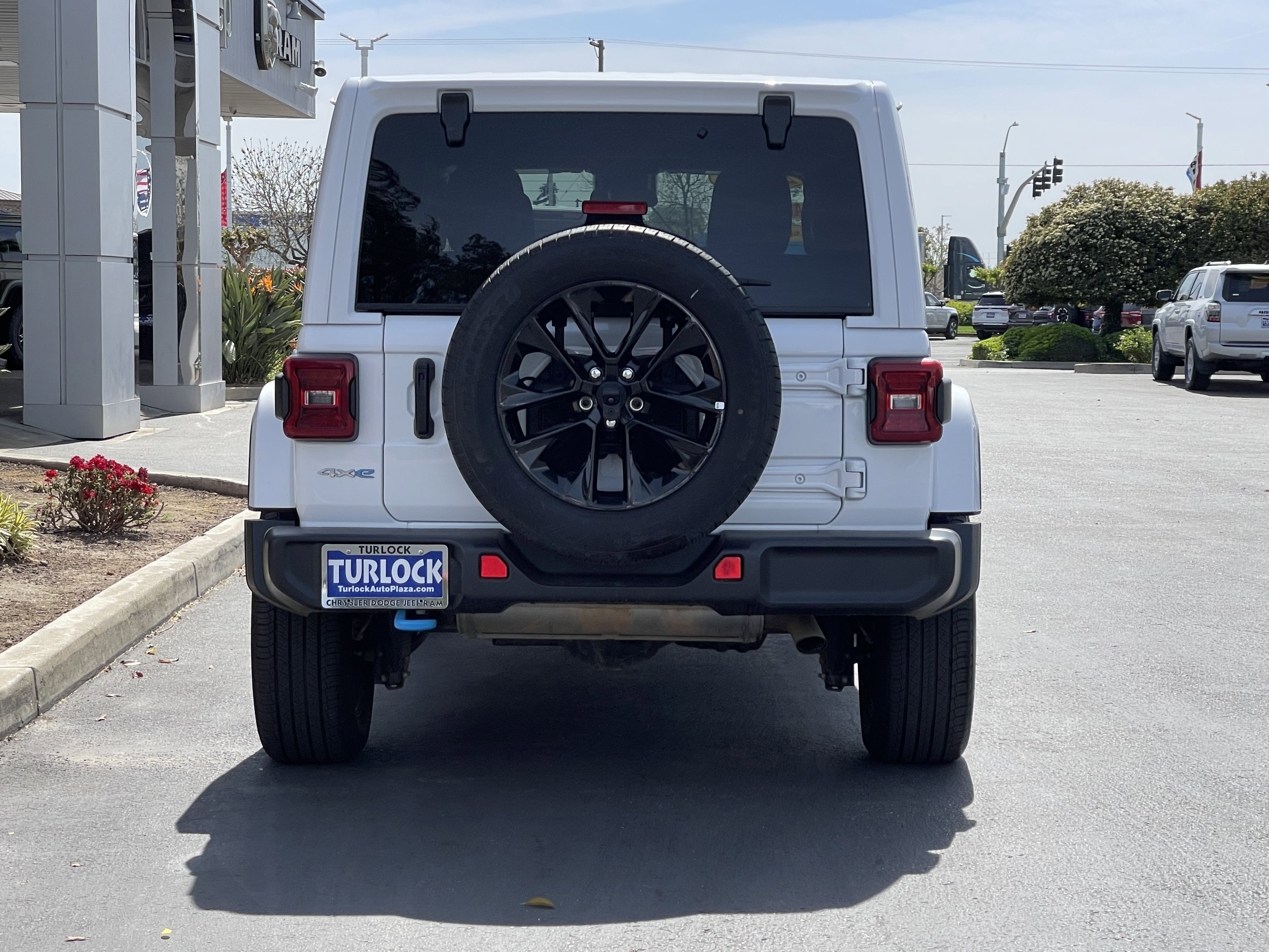 Used 2024 Jeep Wrangler Unlimited Sahara image 7