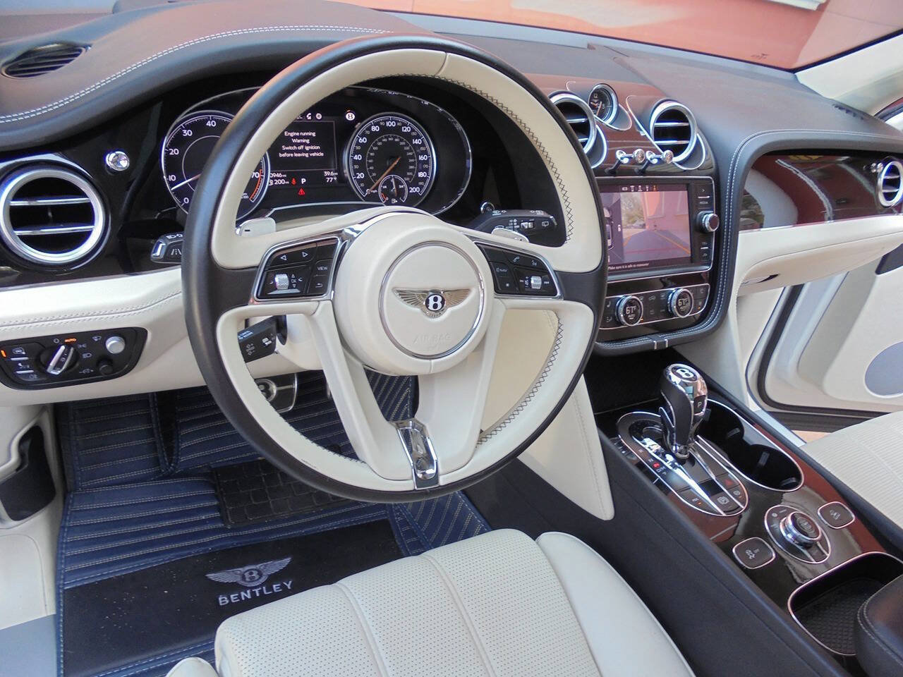 Used 2019 Bentley Bentayga AWD/4WD image 15
