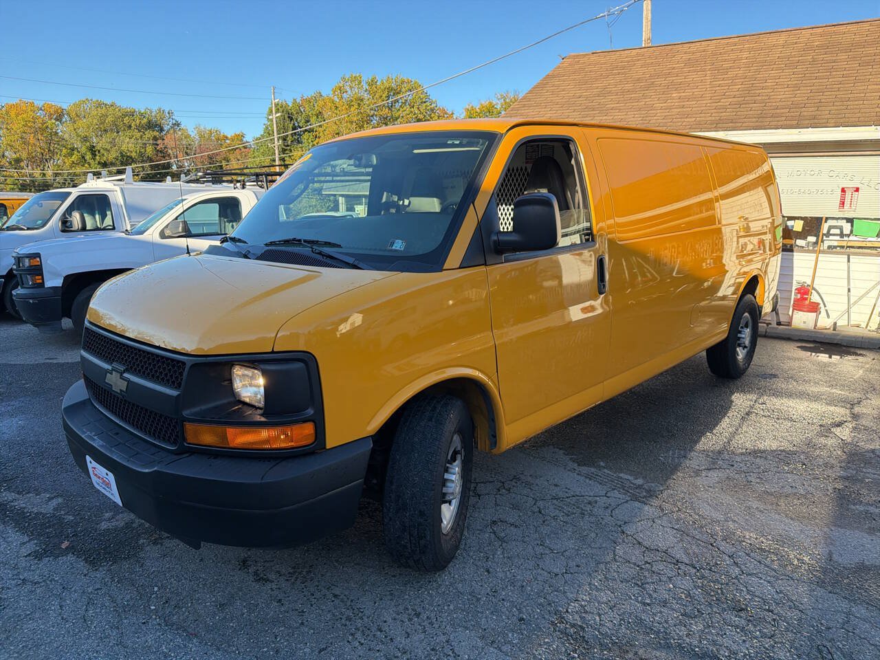 Used 2016 Chevrolet Express 2500 Extended RWD image 2