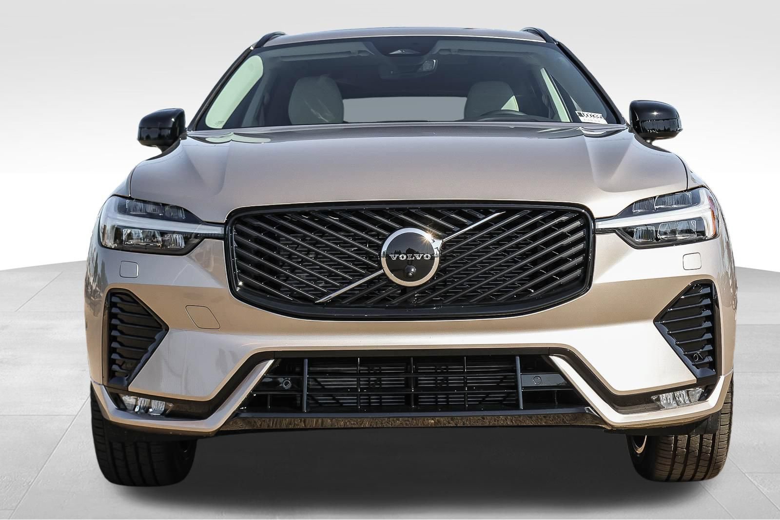 New 2026 Volvo XC60 B5 Ultra w/ Climate Package AWD/4WD image 2