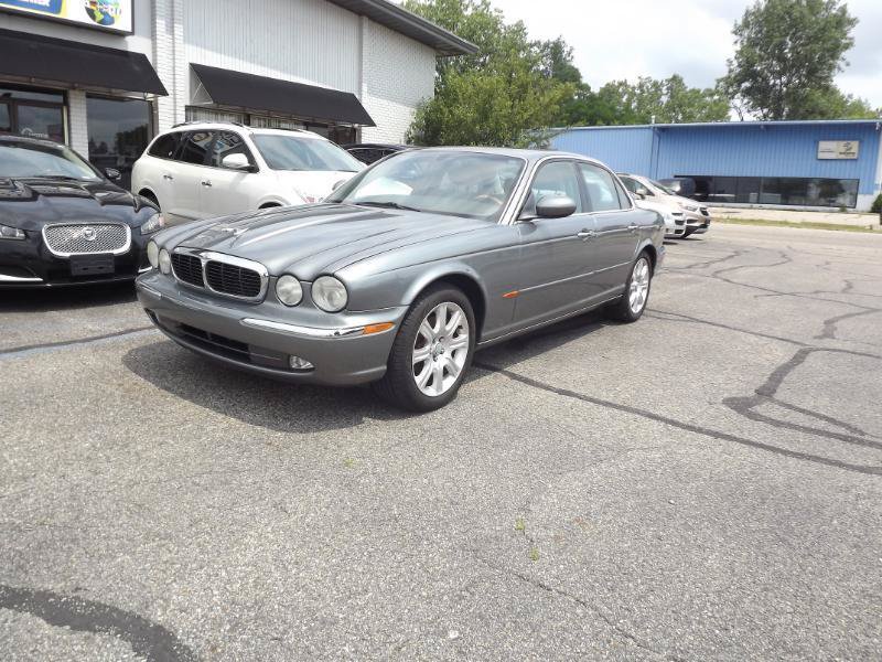Used 2004 Jaguar XJ8 RWD image 1
