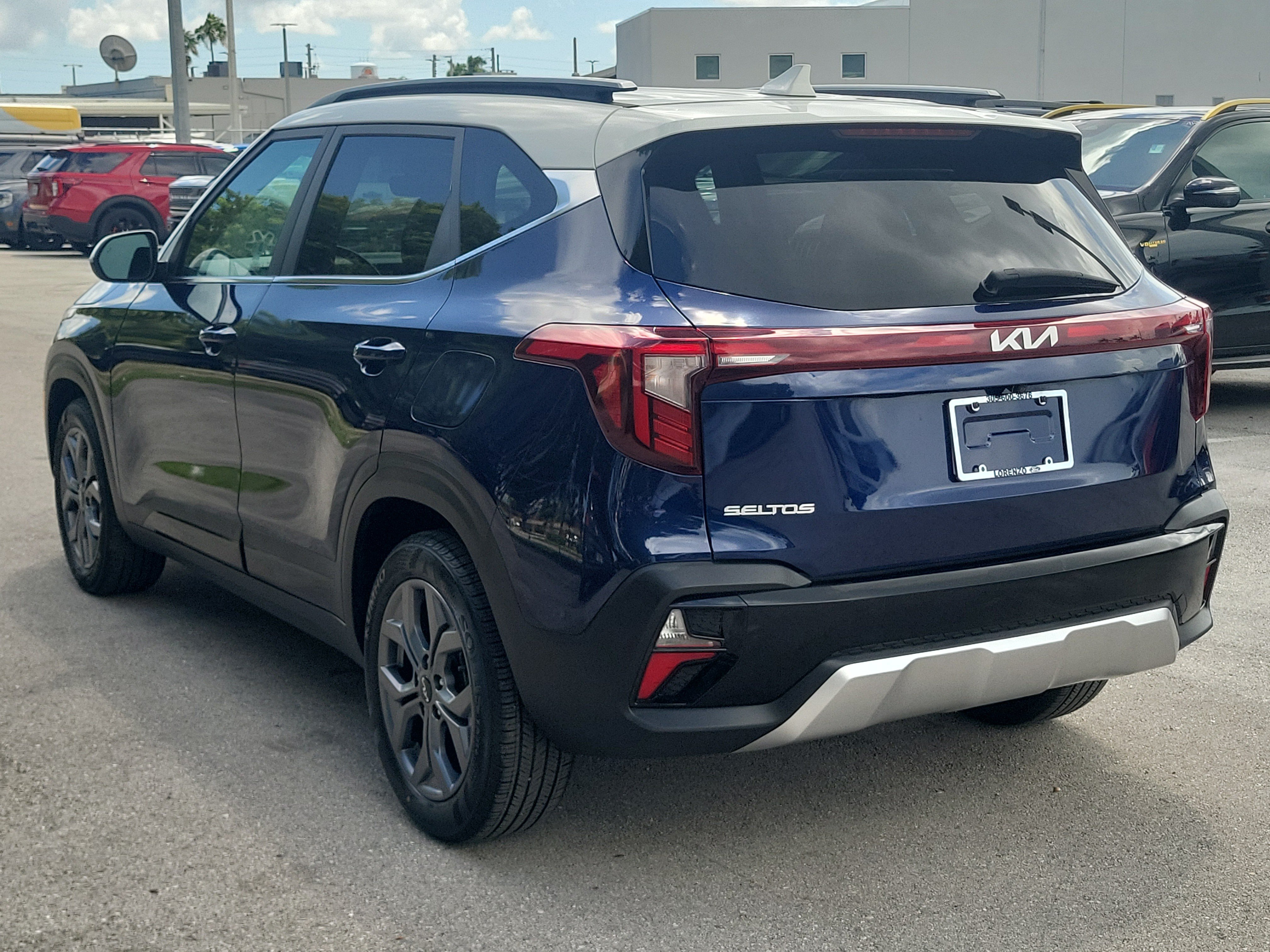 Used 2024 Kia Seltos S FWD image 7