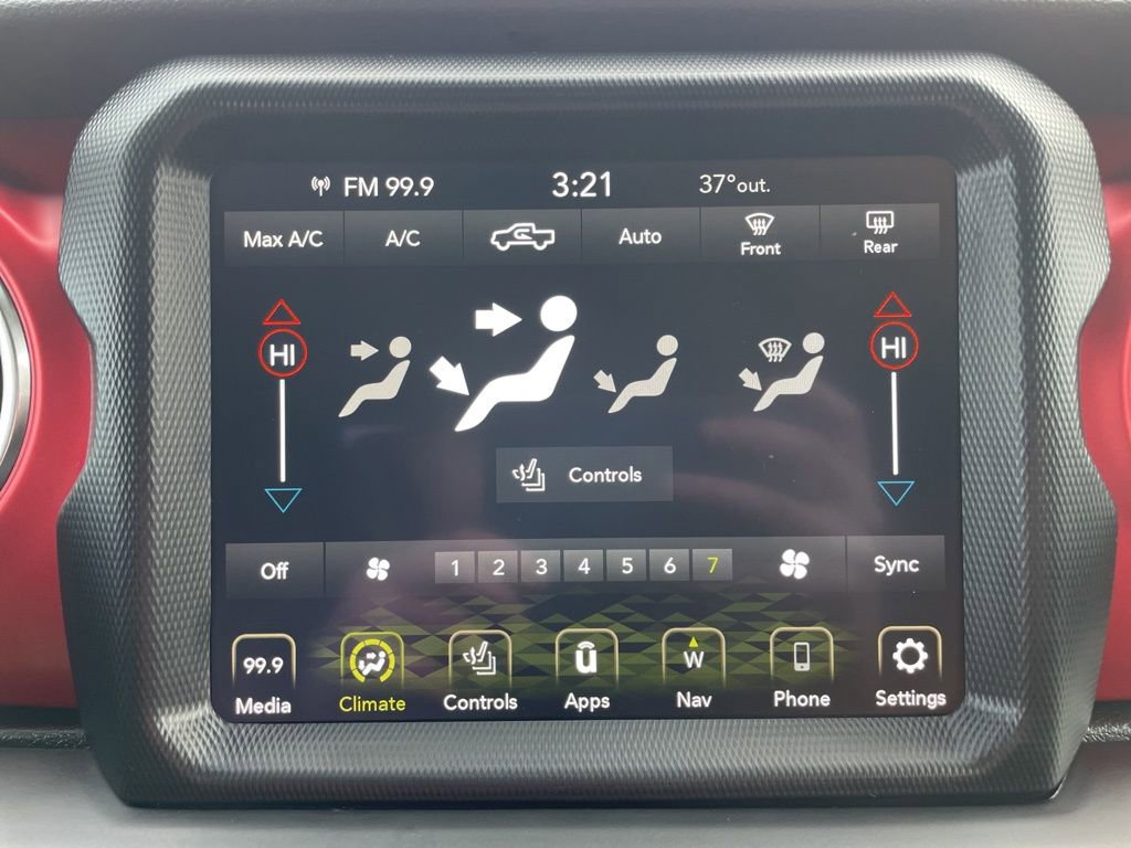 Used 2022 Jeep Gladiator Rubicon w/ Cold Weather Group image 17