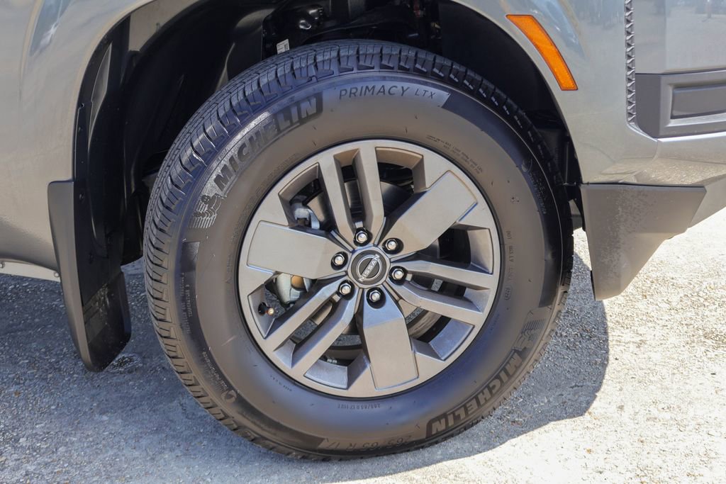 Used 2025 Nissan Frontier SV RWD image 25