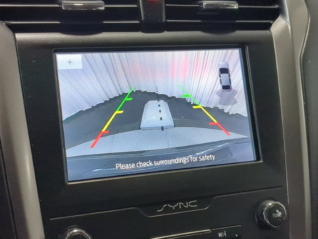 Used 2020 Ford Fusion SE FWD image 33