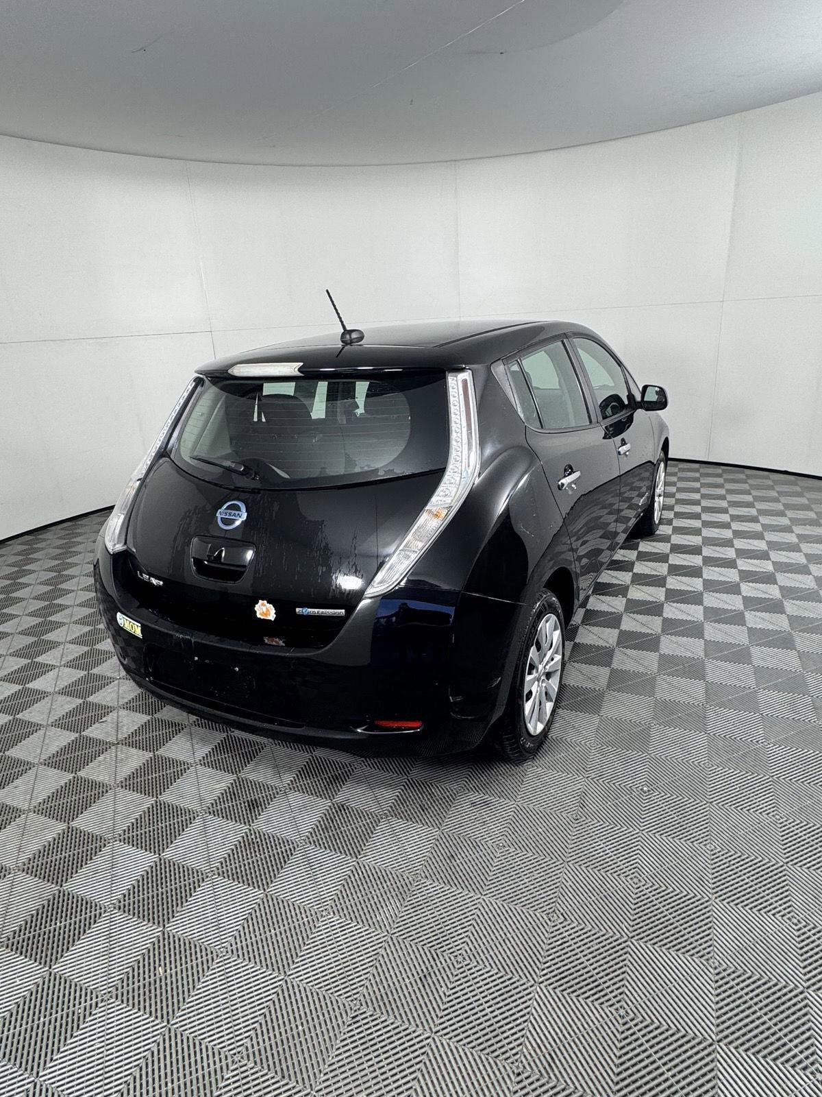 Used 2015 Nissan Leaf S w/ Charge Package image 8