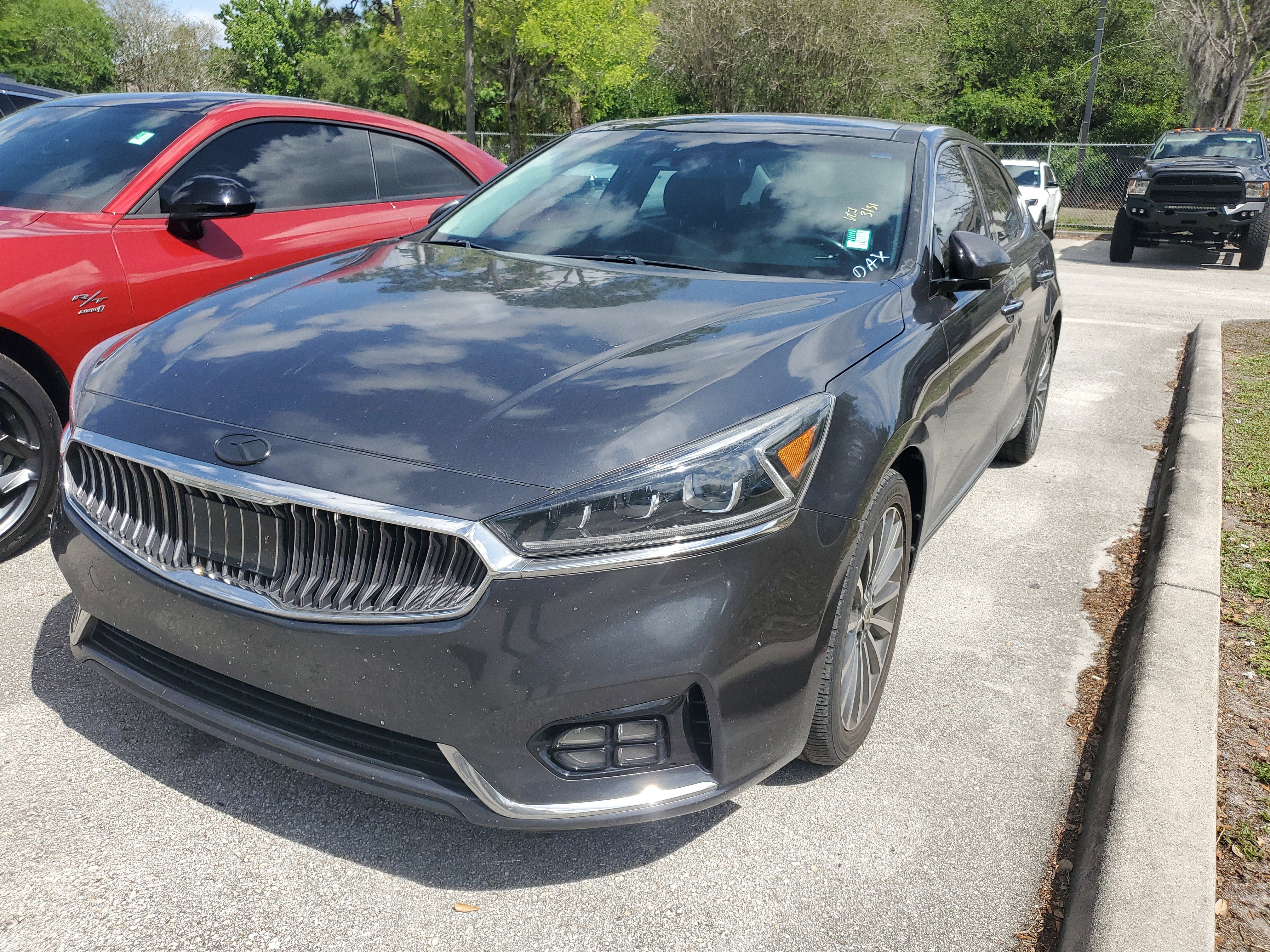 Used 2017 Kia Cadenza Technology image 3