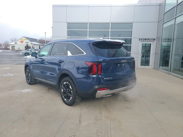 Used 2024 Kia Sorento S w/ Panoramic Sunroof Package image 5