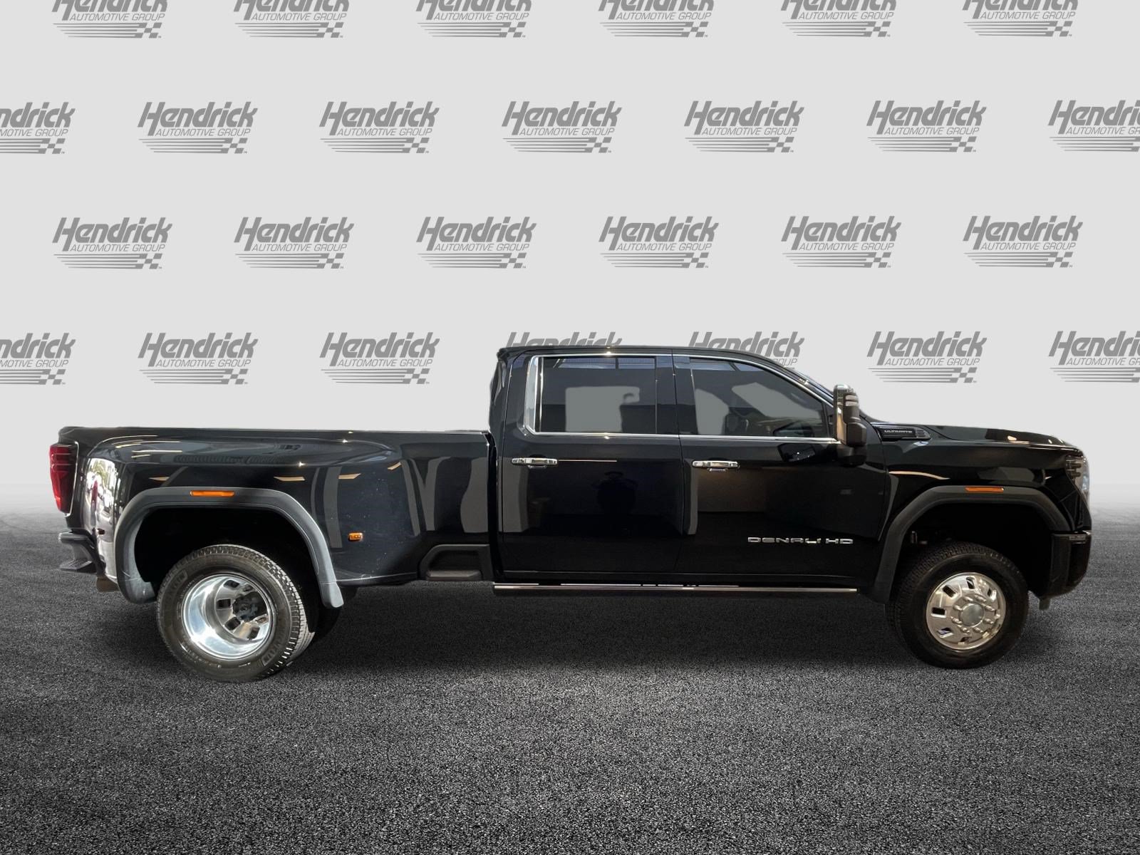 Used 2024 GMC Sierra 3500 Denali Ultimate AWD/4WD image 11