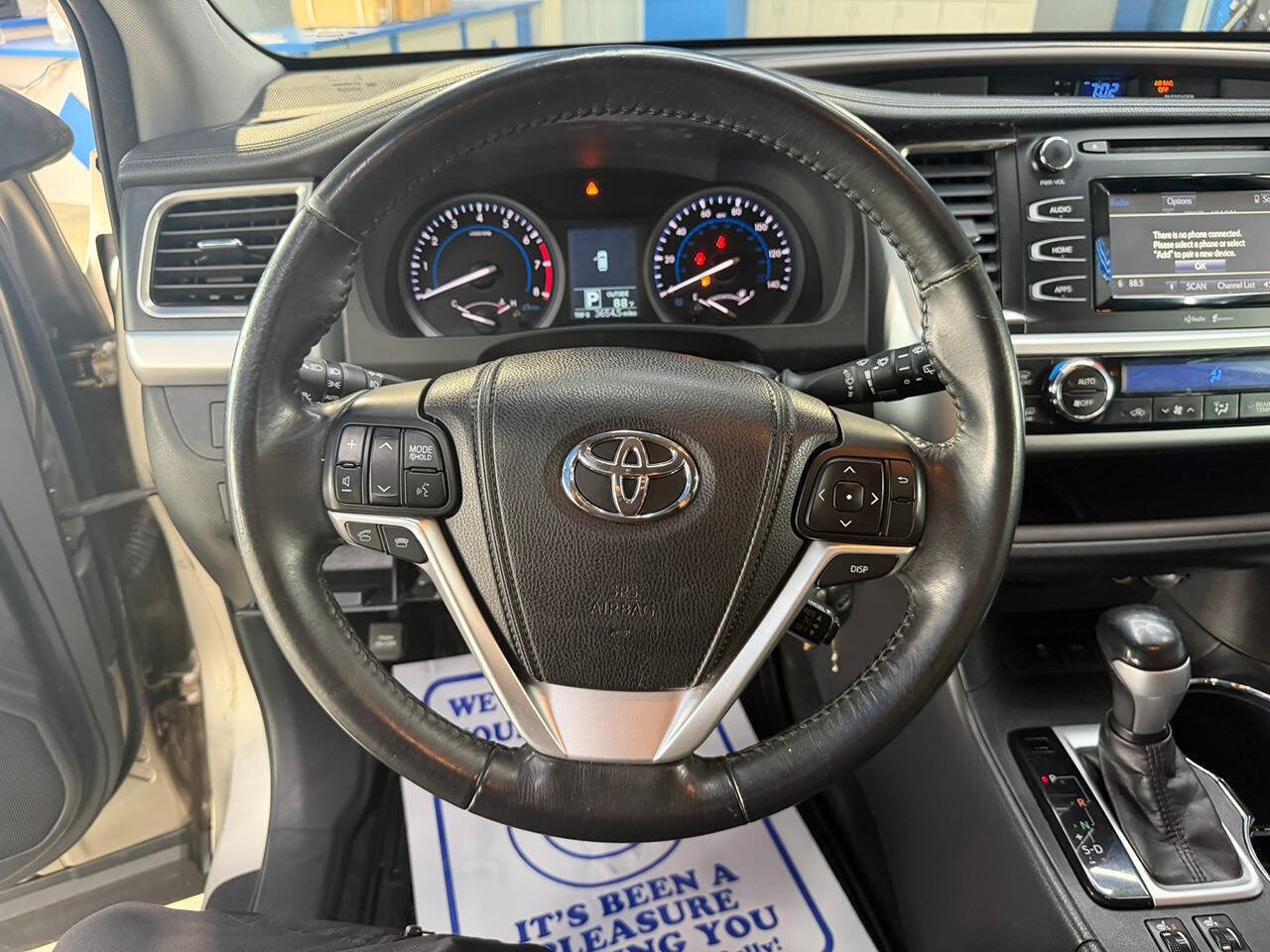 Used 2014 Toyota Highlander LE AWD/4WD image 24