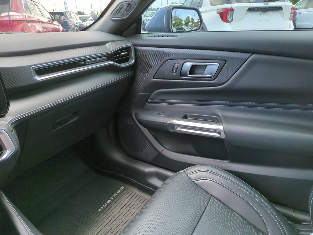 Used 2025 Ford Mustang GT Premium RWD image 18