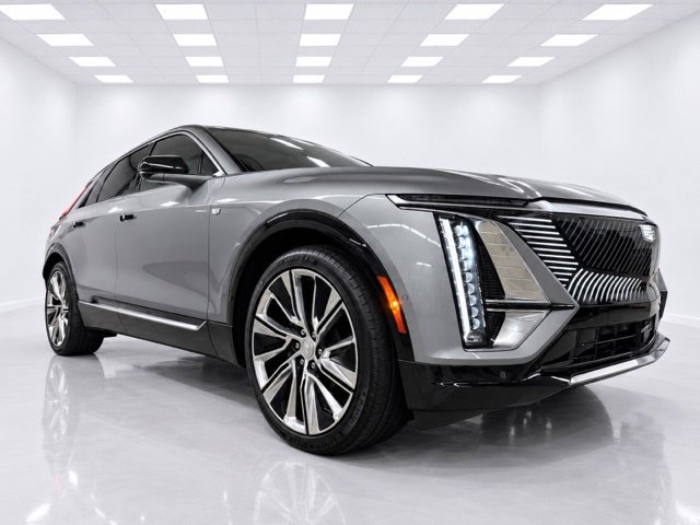 Used 2024 Cadillac Lyriq Luxury w/ Nappa Leather Package AWD/4WD image 7