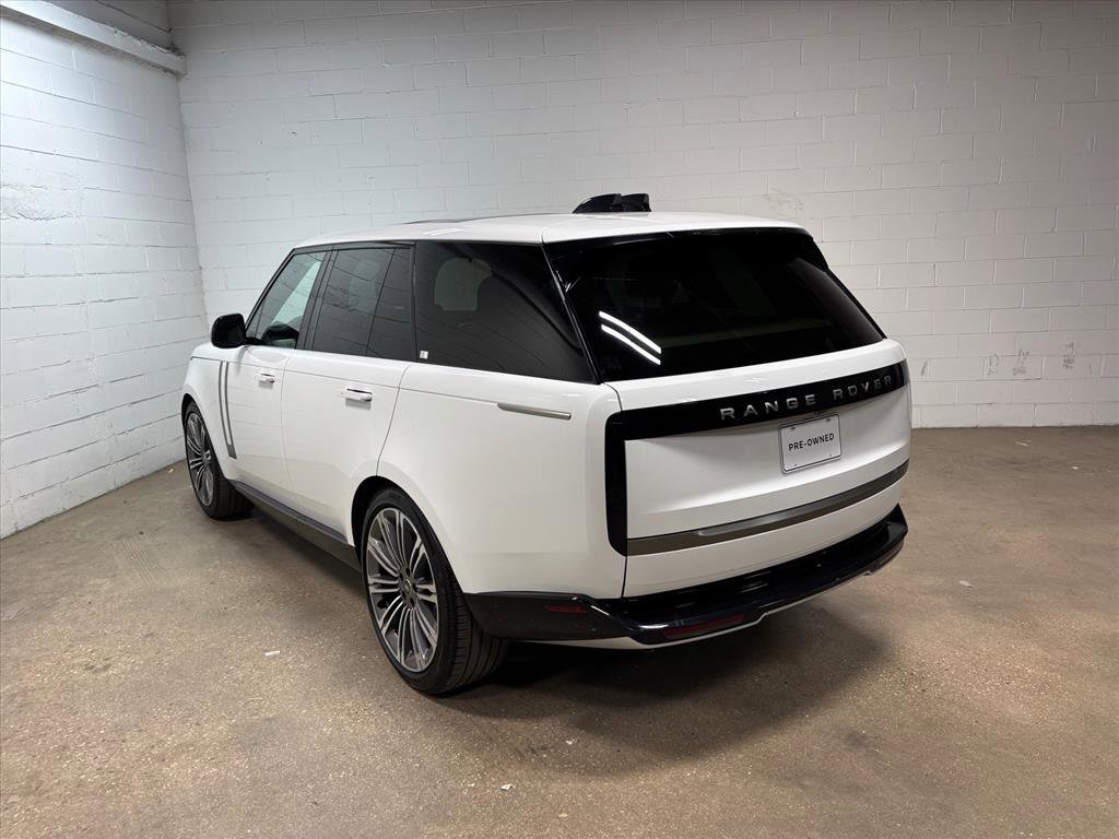 Used 2025 Land Rover Range Rover SE image 9