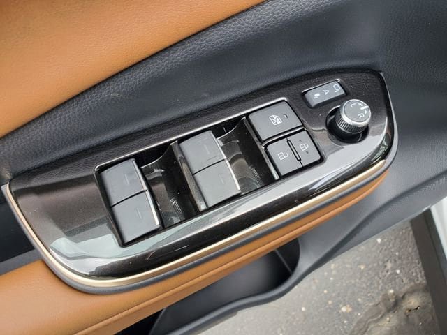New 2026 Toyota Crown Signia AWD/4WD image 11
