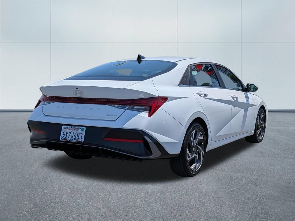 Certified 2026 Hyundai Elantra Limited FWD image 6