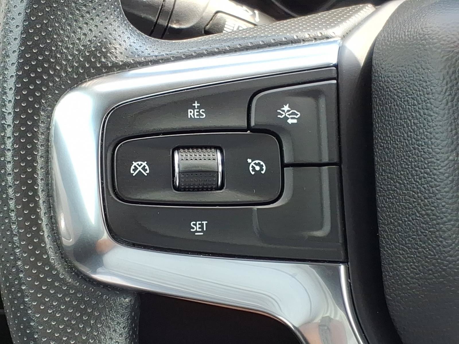 Used 2025 Chevrolet Blazer LT AWD/4WD image 25