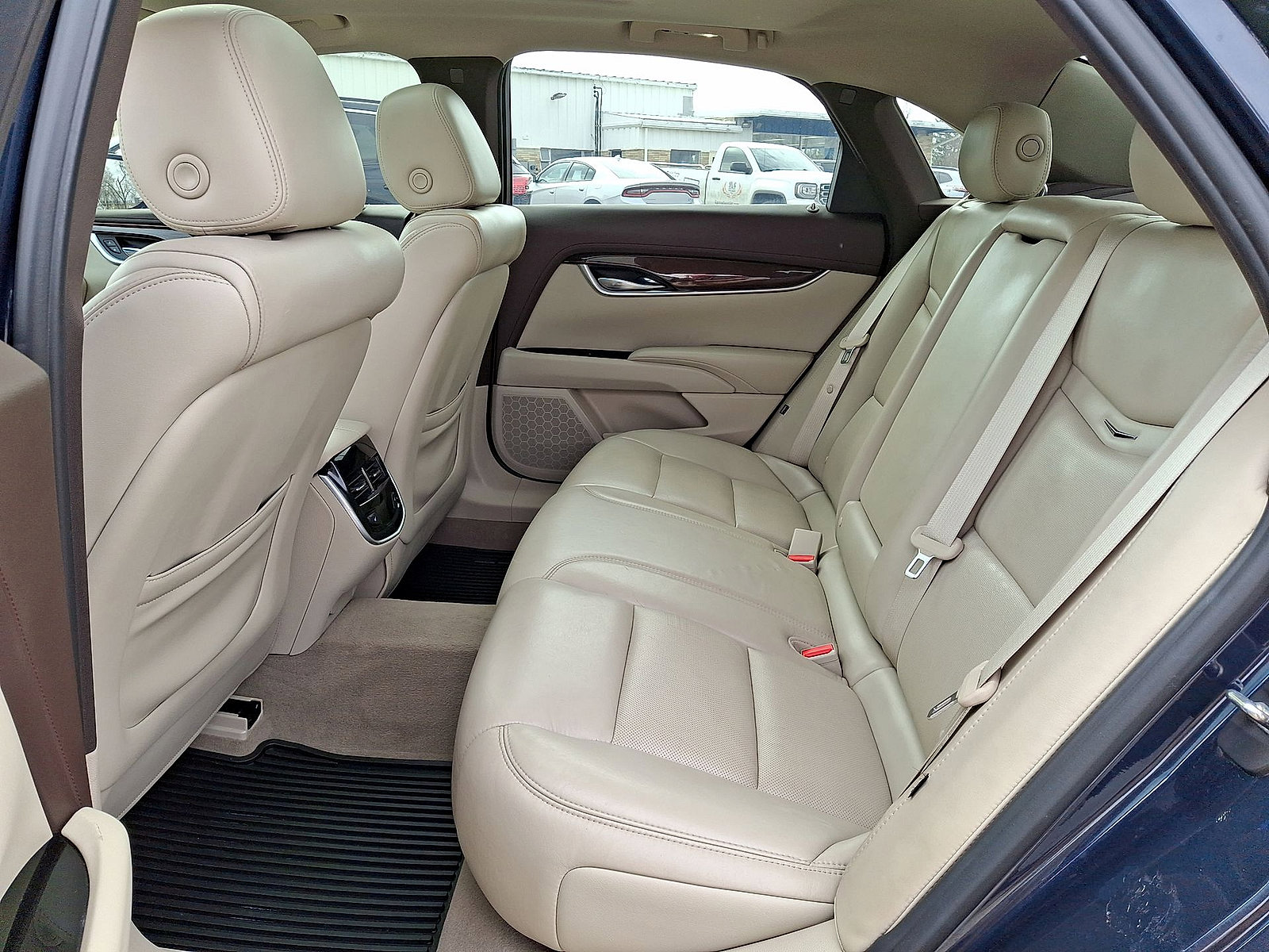 Used 2015 Cadillac XTS Luxury w/ Driver Awareness Package FWD image 19