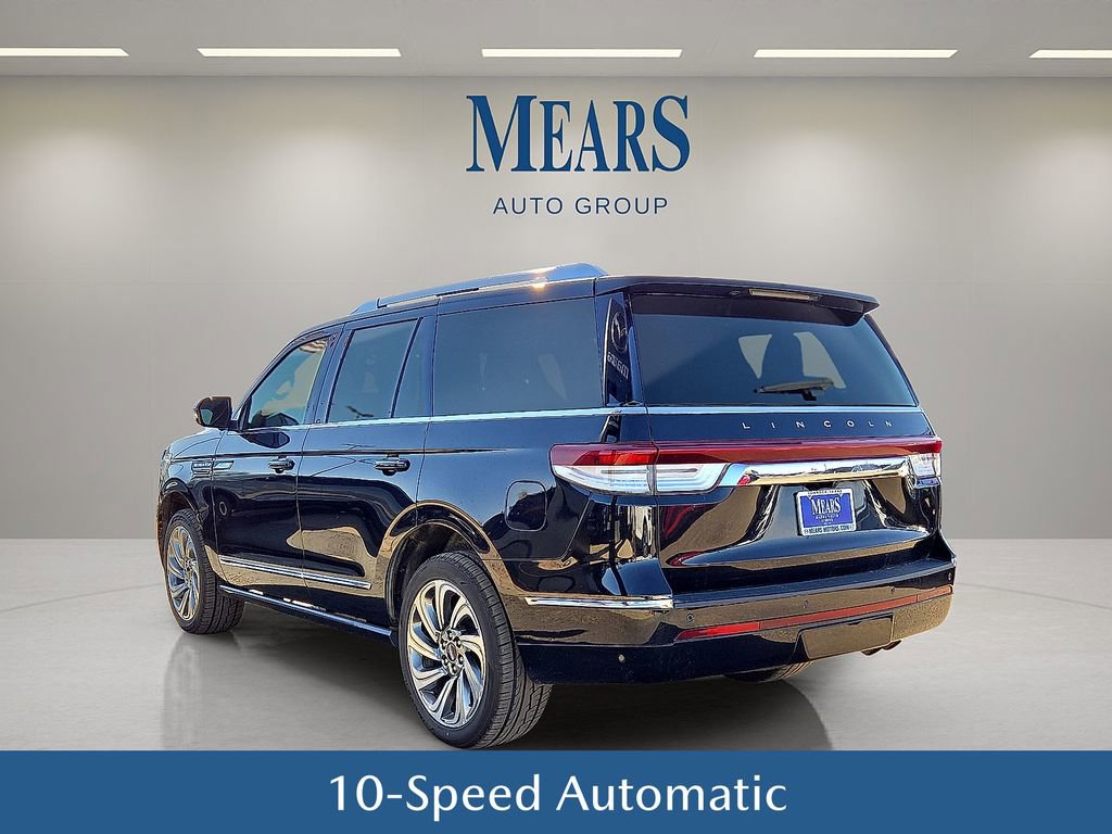 Used 2024 Lincoln Navigator Reserve image 4