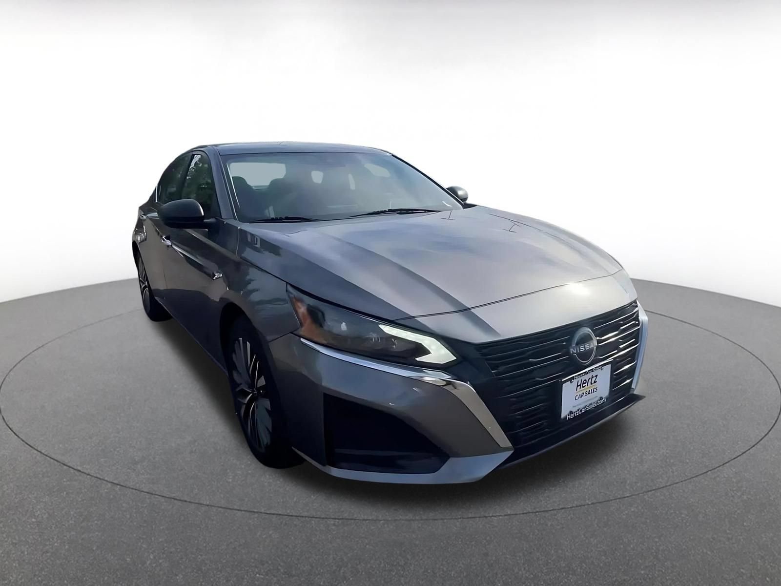 Used 2025 Nissan Altima 2.5 SV FWD image 3