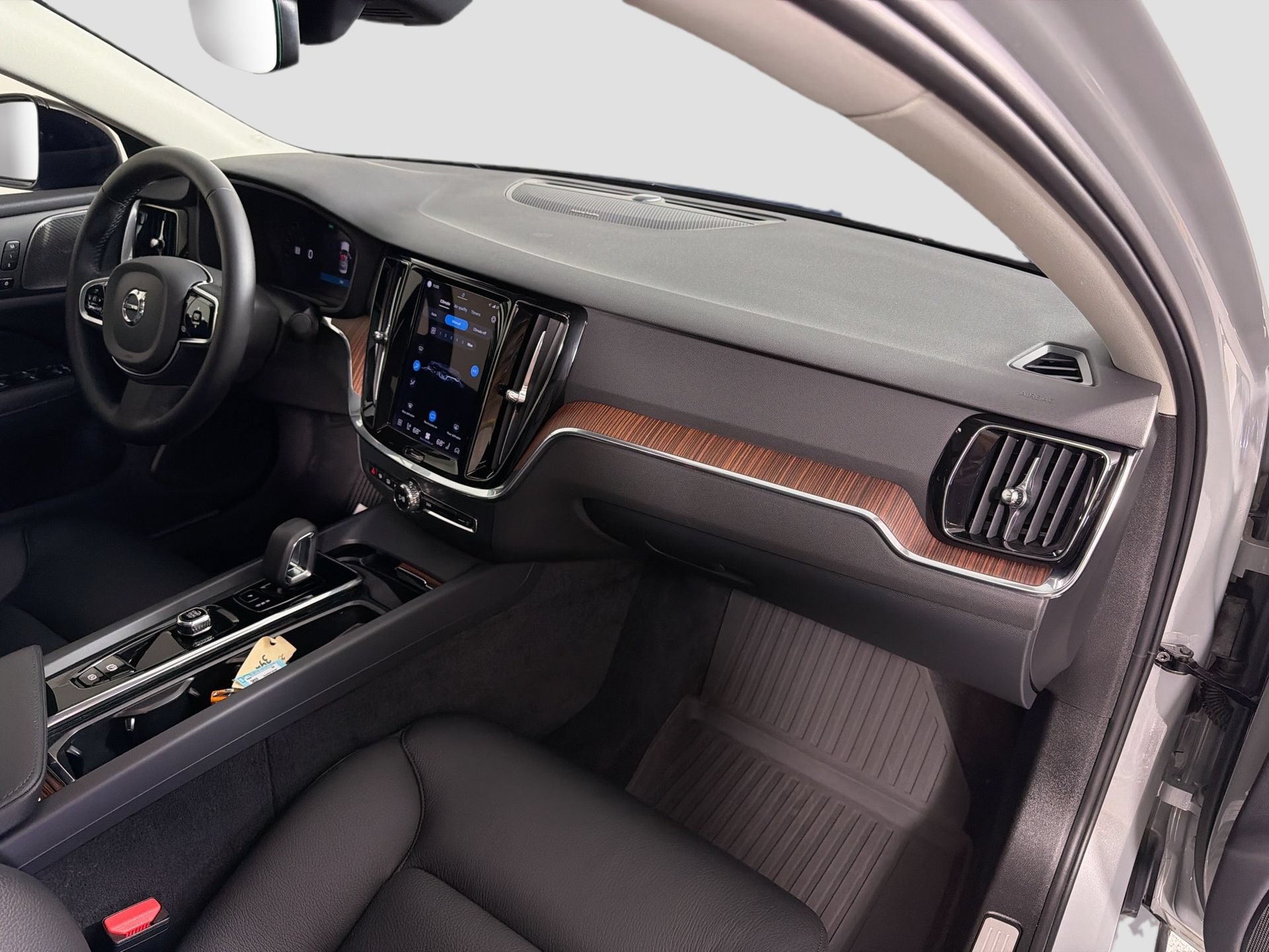Certified 2024 Volvo S60 B5 Plus w/ Climate Package FWD image 31