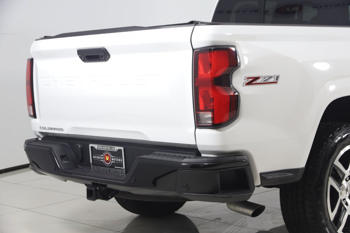 Used 2024 Chevrolet Colorado Z71 w/ Z71 Convenience Package 2 AWD/4WD image 40