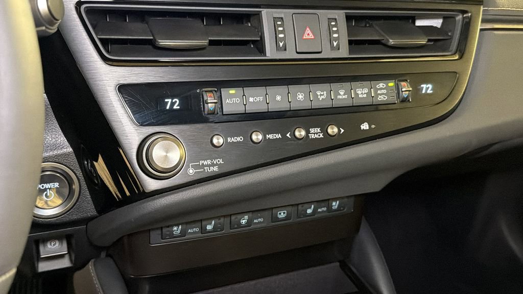 Certified 2025 Lexus ES 300h w/ Luxury Package FWD image 26