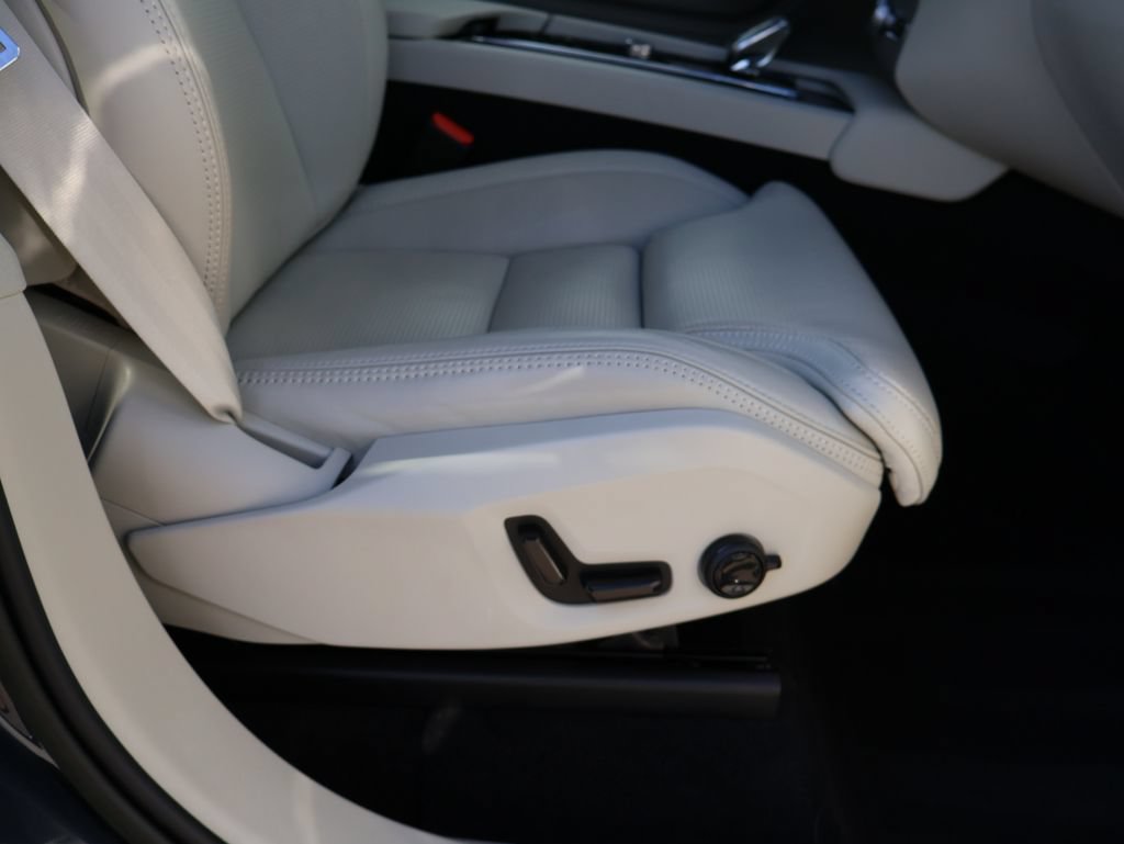 Used 2023 Volvo XC90 B6 Ultimate AWD/4WD image 12