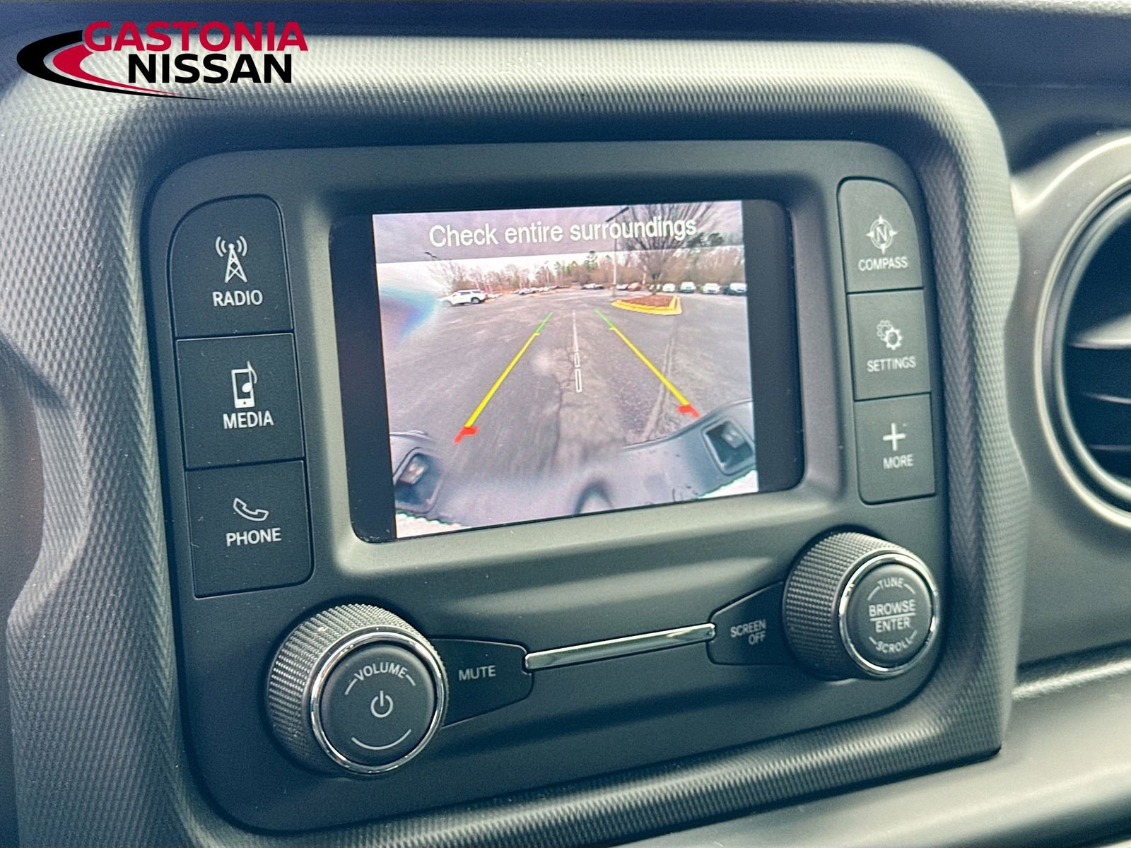 Used 2021 Jeep Gladiator Willys image 18