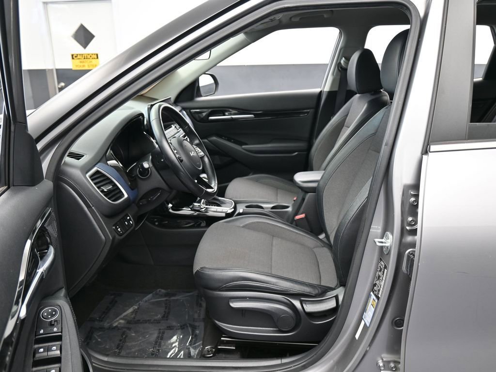 Used 2022 Kia Seltos S image 11