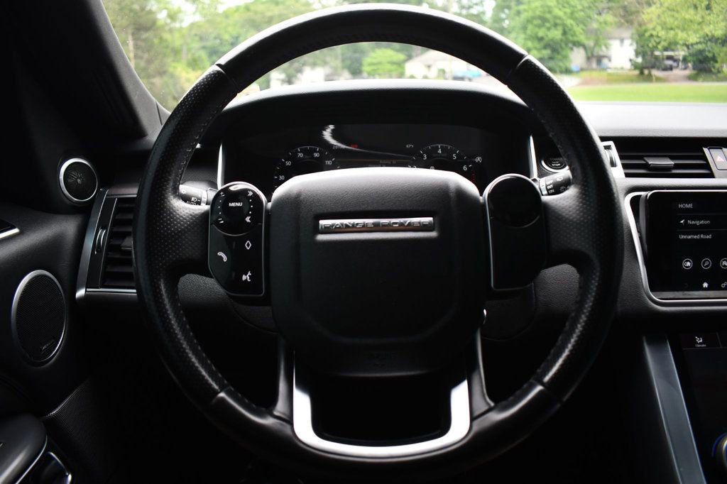 Used 2020 Land Rover Range Rover Sport SE image 31