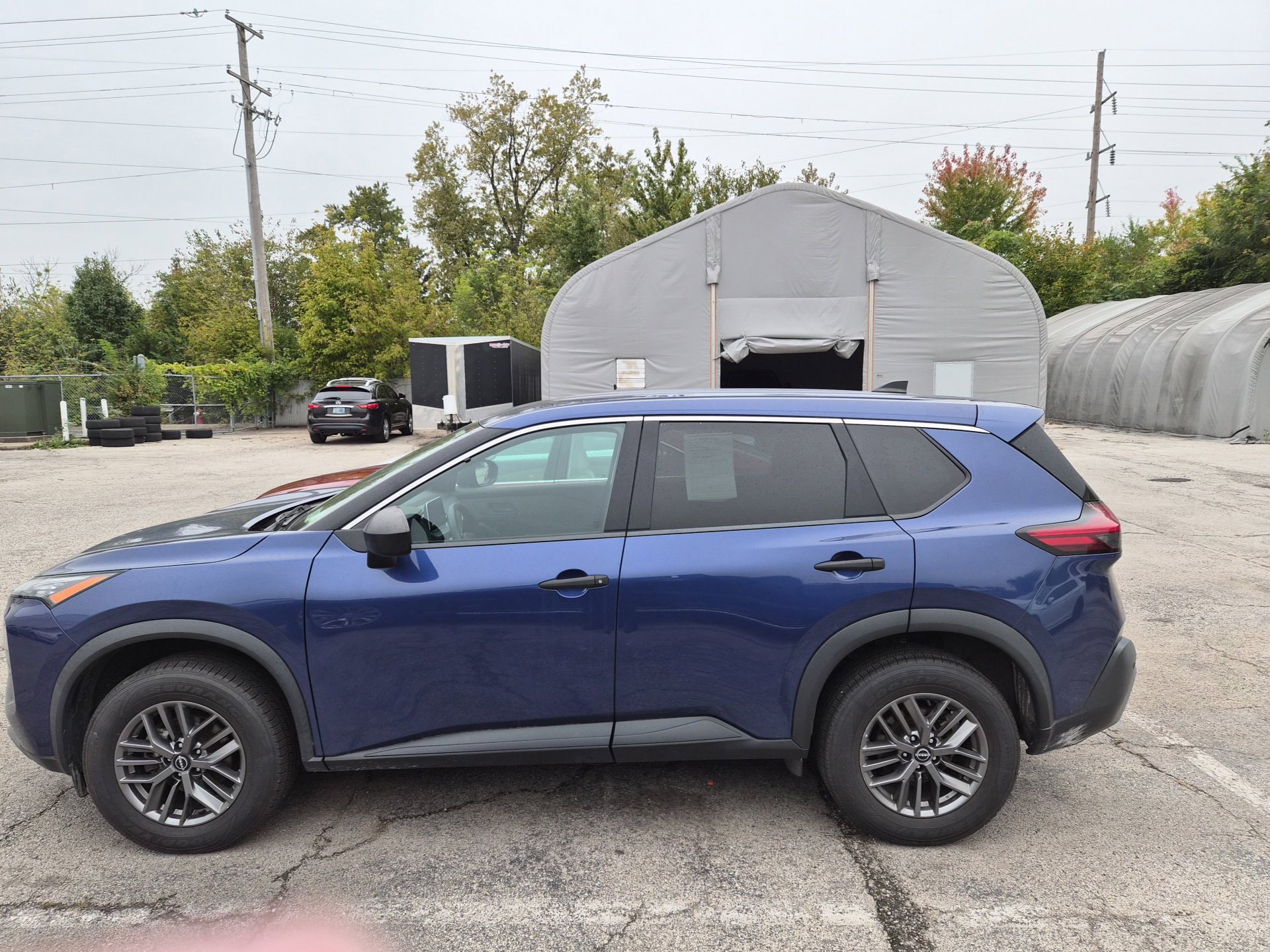 Used 2023 Nissan Rogue S AWD/4WD image 9