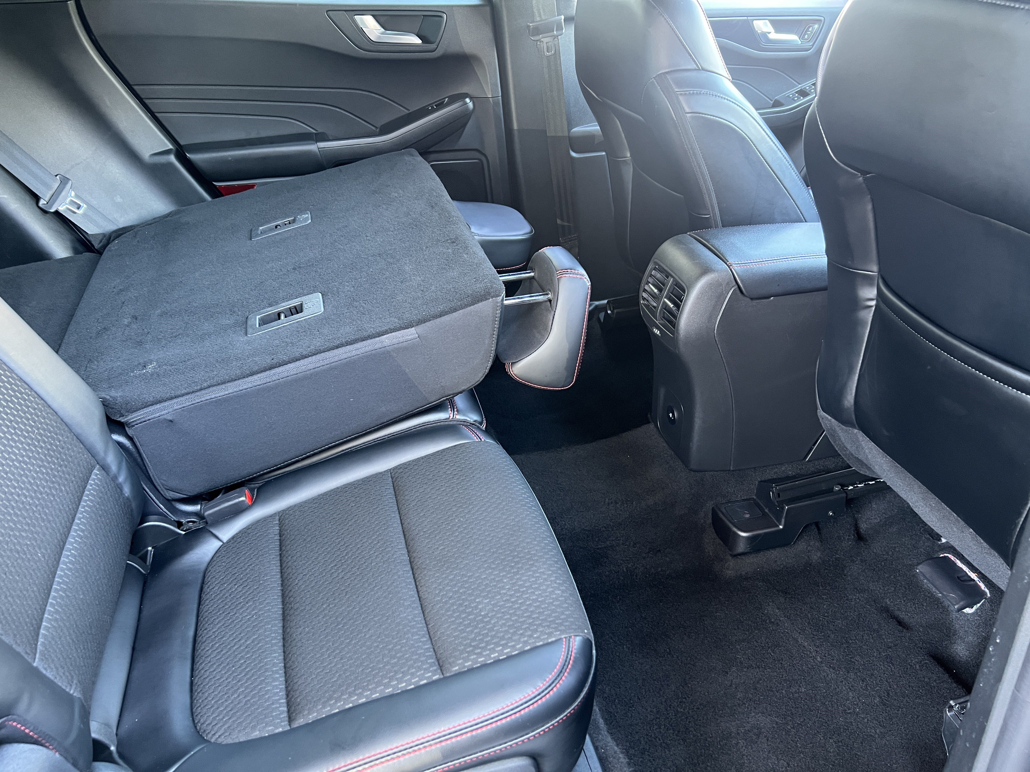 Used 2025 Ford Escape ST-Line Select AWD/4WD image 19