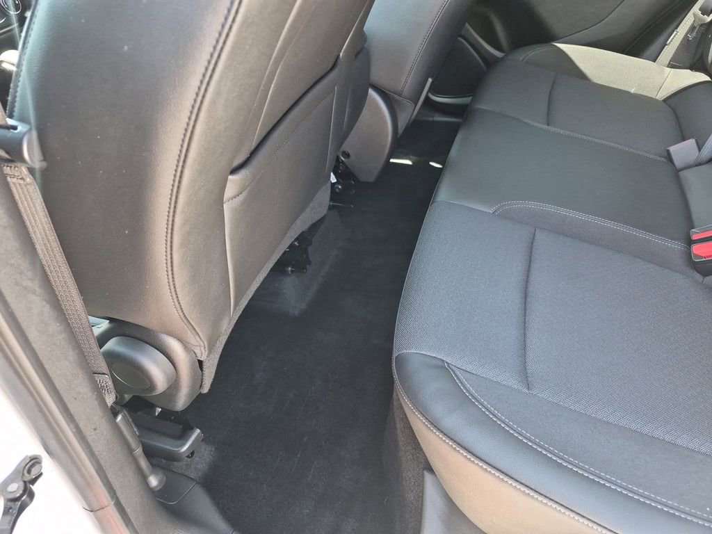 Used 2023 Buick Encore GX Preferred FWD image 34