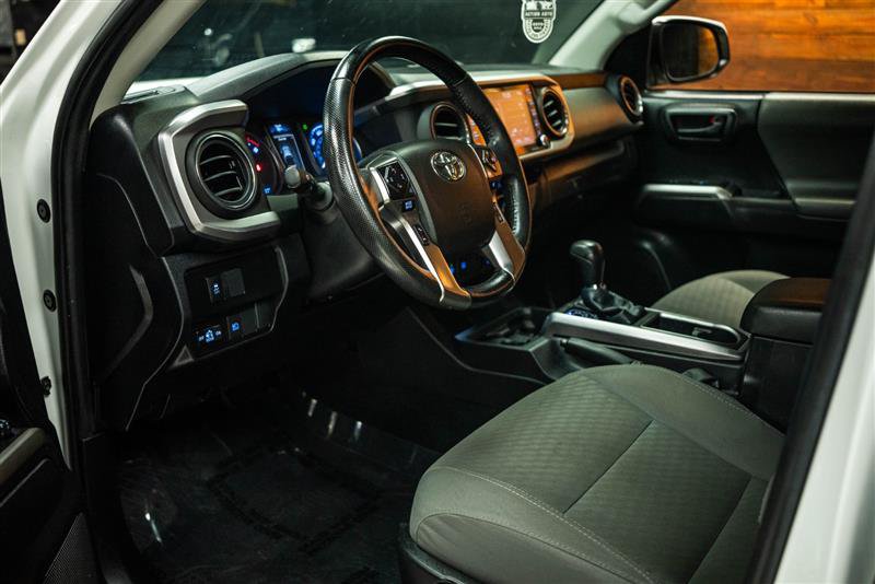 Used 2023 Toyota Tacoma SR5 w/ Technology Package AWD/4WD image 8